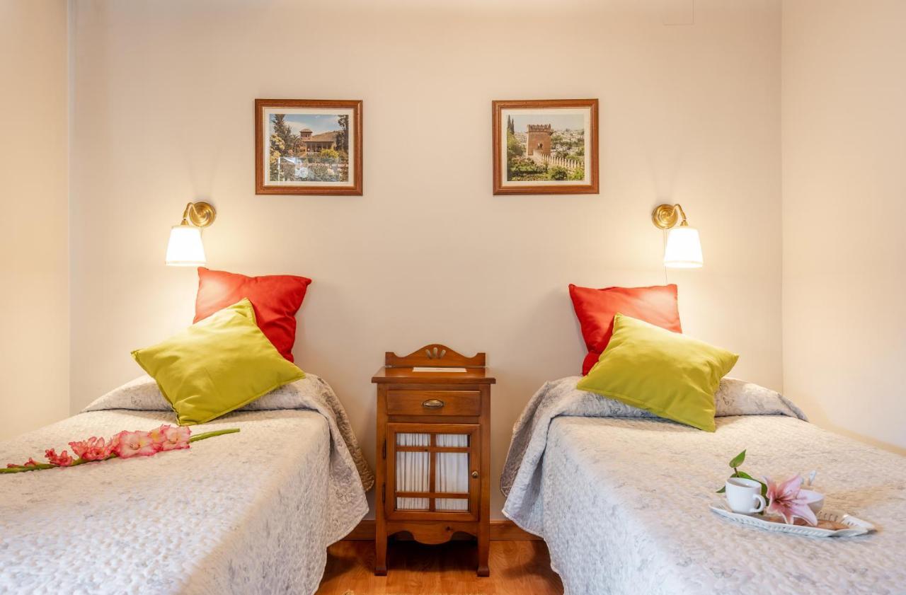 Senderos De La Alhambra Guest House La Zubia  Ngoại thất bức ảnh